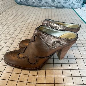 Jessica Simpson Golden Mules Size 7